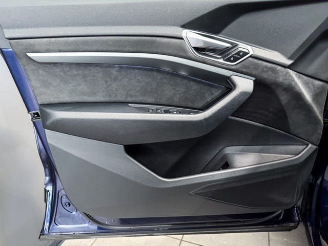 2020 AUDI E-TRON - 24