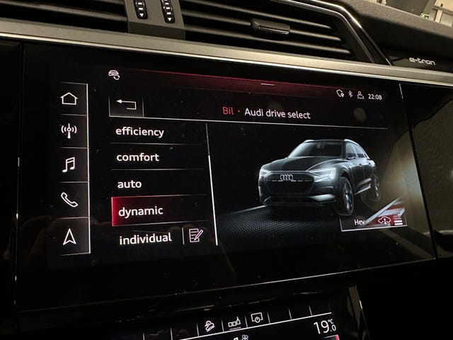2020 AUDI E-TRON - 37