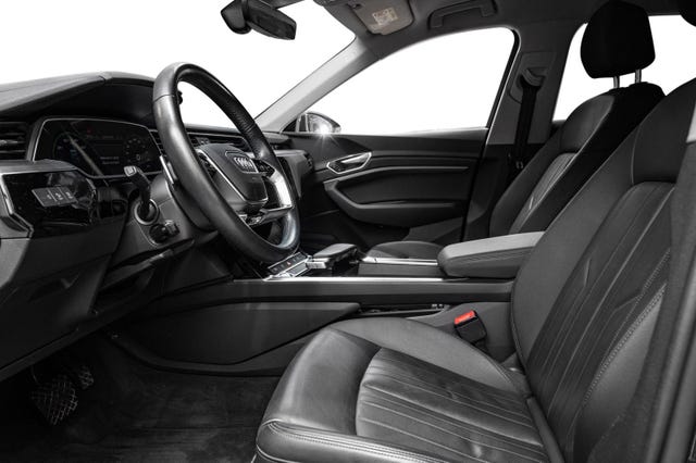 2020 AUDI E-TRON - 10