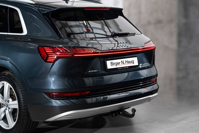 WAUZZZGE1LB021898 2020 AUDI E-TRON-4