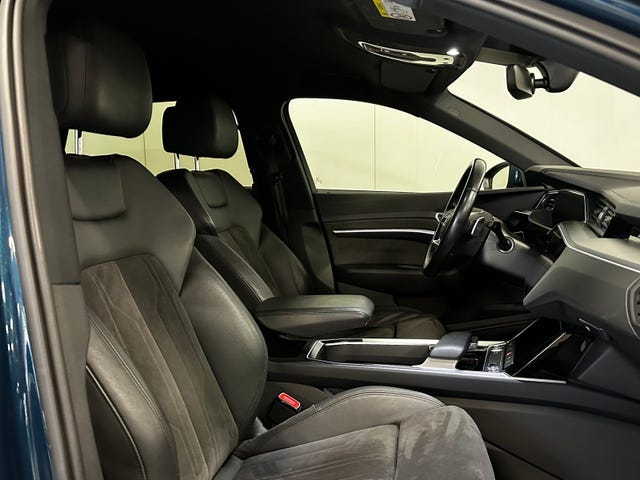 WAUZZZGE1LB011369 2020 AUDI E-TRON-3