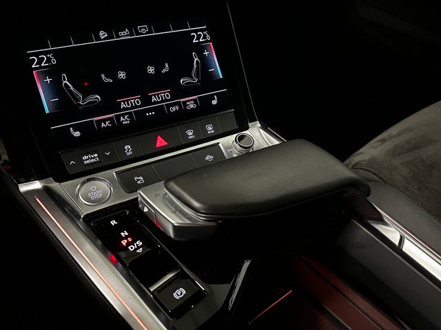 2020 AUDI E-TRON - 20