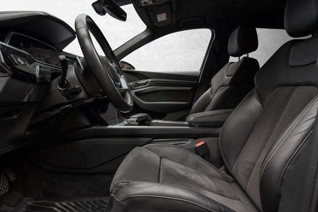 2020 AUDI E-TRON - 10