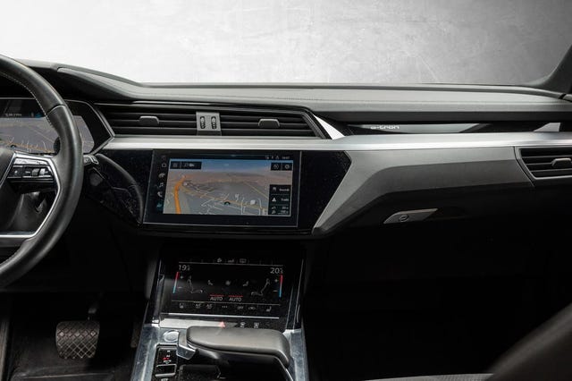 2020 AUDI E-TRON - 20
