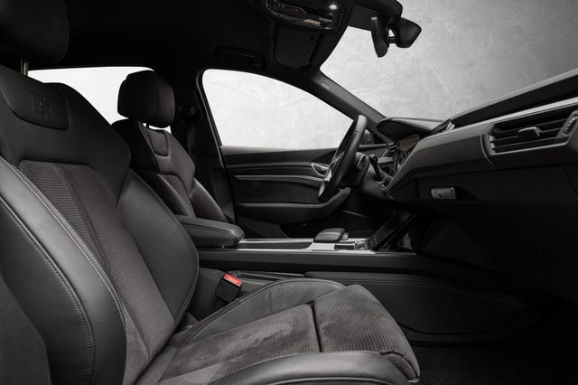 2020 AUDI E-TRON - 26