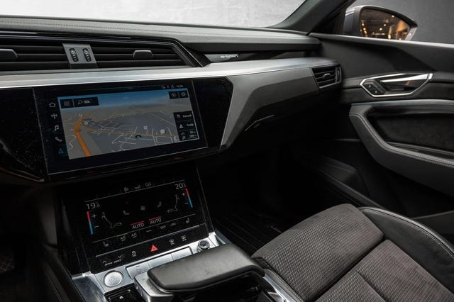 2020 AUDI E-TRON - 11
