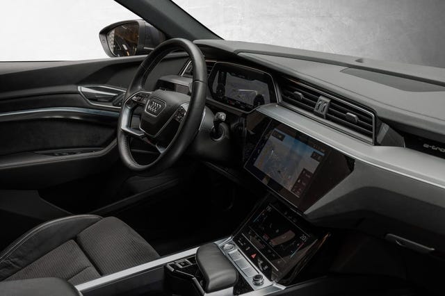 2020 AUDI E-TRON - 27