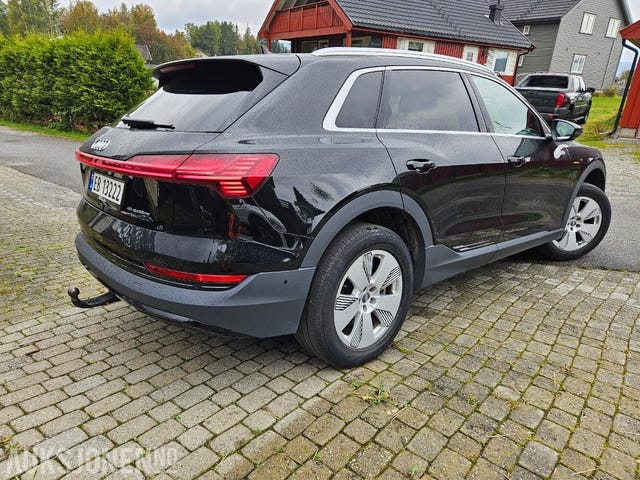 WAUZZZGE6LB007964 2020 AUDI E-TRON-5
