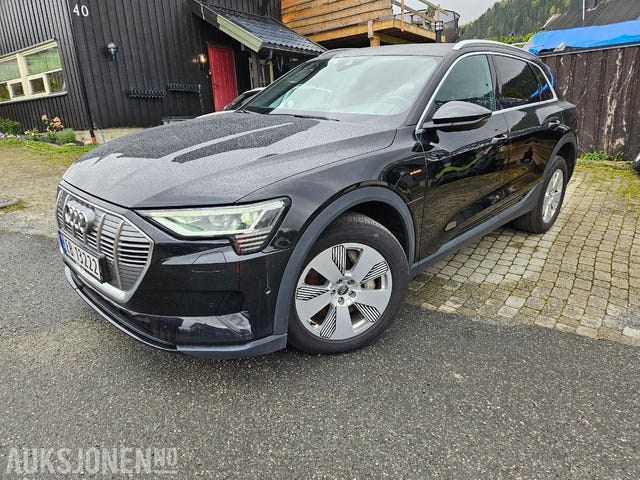 WAUZZZGE6LB007964 2020 AUDI E-TRON-2