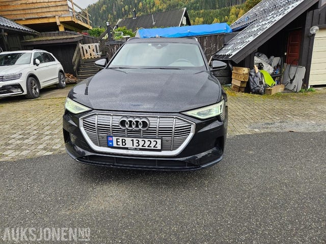 WAUZZZGE6LB007964 2020 AUDI E-TRON-1