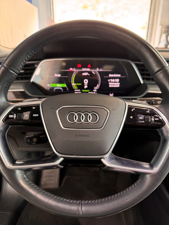 WAUZZZGE3MB019572 2021 AUDI E-TRON-2