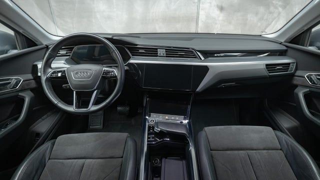 2021 AUDI E-TRON - 32