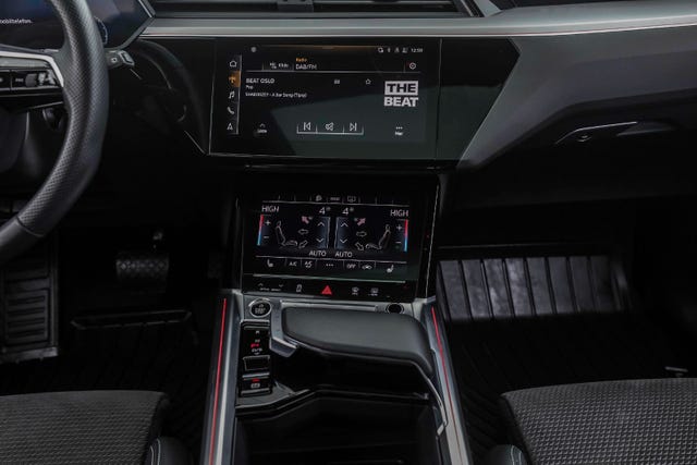 2021 AUDI E-TRON - 33
