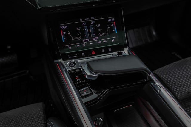 2021 AUDI E-TRON - 32