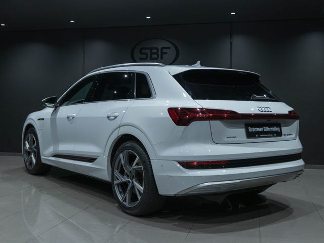 WAUZZZGE5MB014647 2021 AUDI E-TRON-4