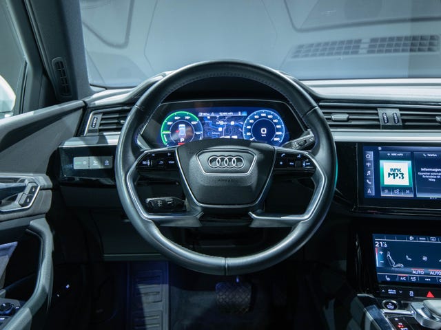 2021 AUDI E-TRON - 11