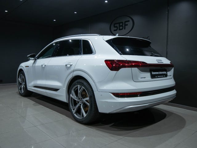 WAUZZZGE5MB014647 2021 AUDI E-TRON-3