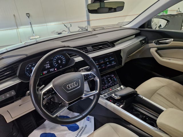 2021 AUDI E-TRON - 27