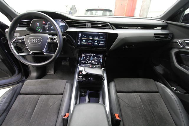 2020 AUDI E-TRON - 22