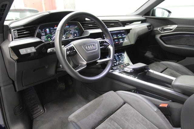 2020 AUDI E-TRON - 10