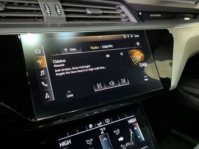 2020 AUDI E-TRON - 20