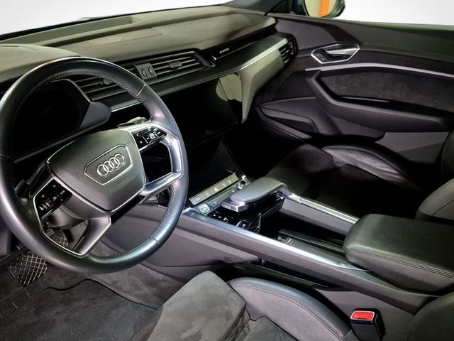 2020 AUDI E-TRON - 12