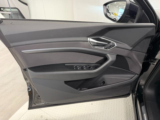 2020 AUDI E-TRON - 36