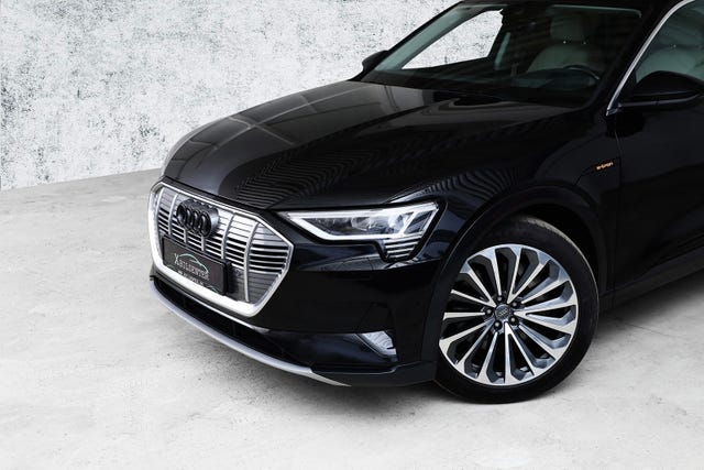 WAUZZZGE8LB001177 2020 AUDI E-TRON-2
