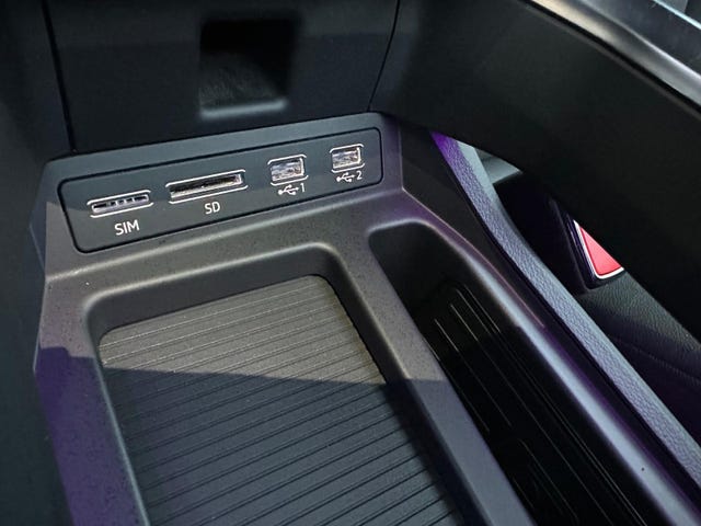 2020 AUDI E-TRON - 43
