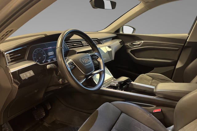 2021 AUDI E-TRON - 12