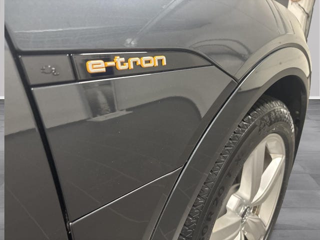 2020 AUDI E-TRON - 26