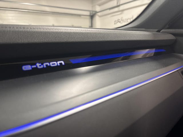 2020 AUDI E-TRON - 31