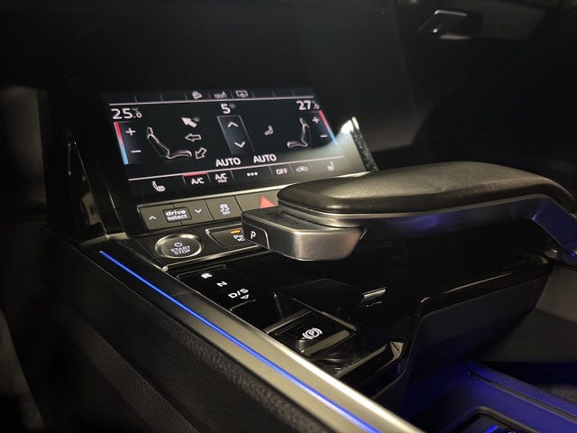 2020 AUDI E-TRON - 15