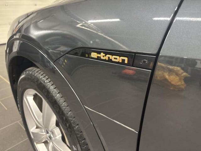 2020 AUDI E-TRON - 25
