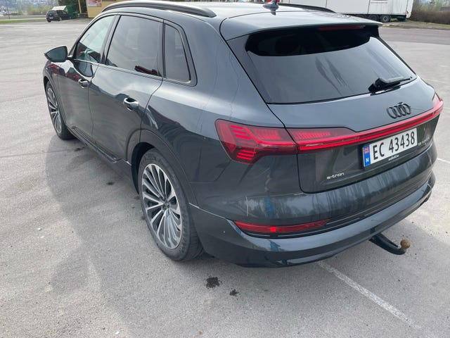 WAUZZZGEXMB028611 2021 AUDI E-TRON-1
