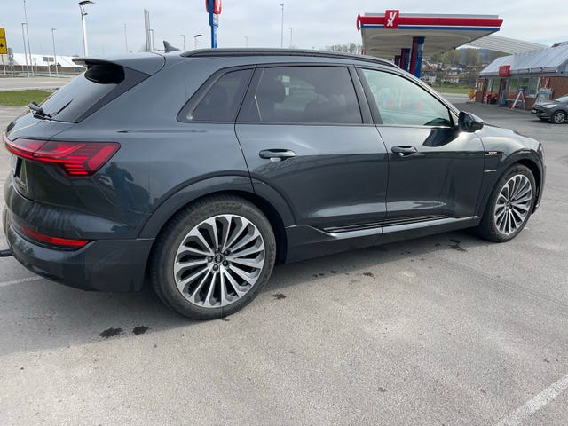 WAUZZZGEXMB028611 2021 AUDI E-TRON-0
