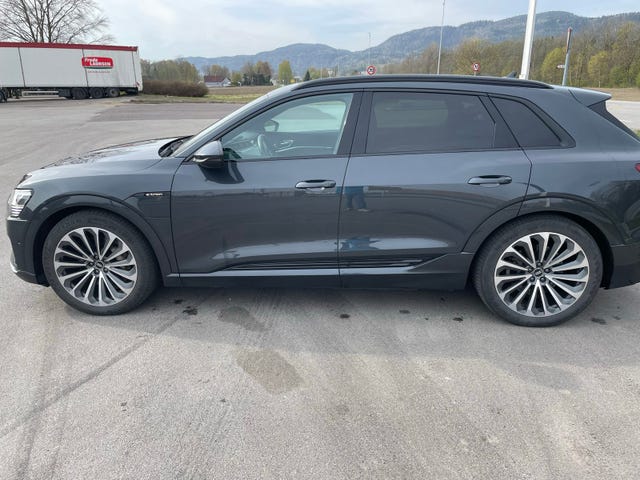 WAUZZZGEXMB028611 2021 AUDI E-TRON-3