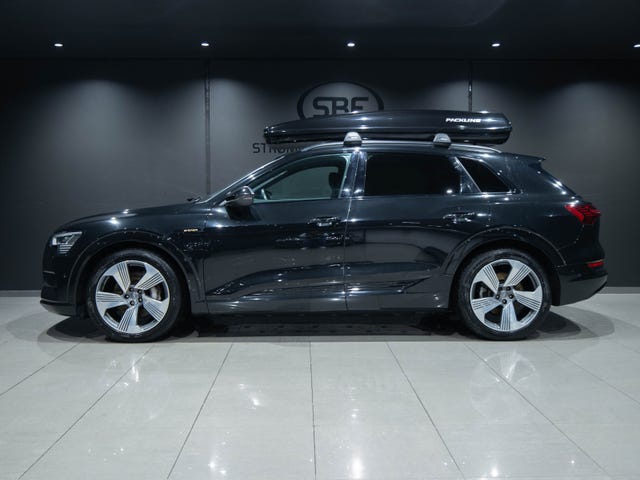 WAUZZZGEXMB024638 2021 AUDI E-TRON-1