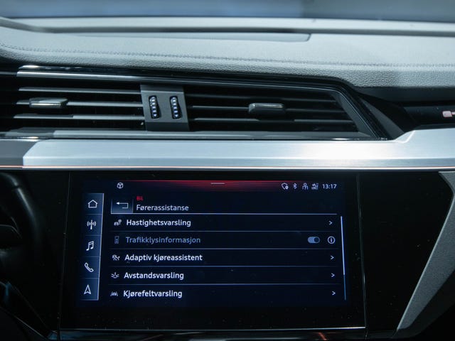 2021 AUDI E-TRON - 21