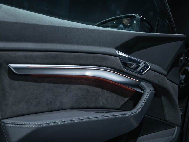2021 AUDI E-TRON - 9