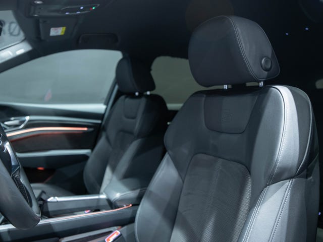 WAUZZZGEXMB024638 2021 AUDI E-TRON-5