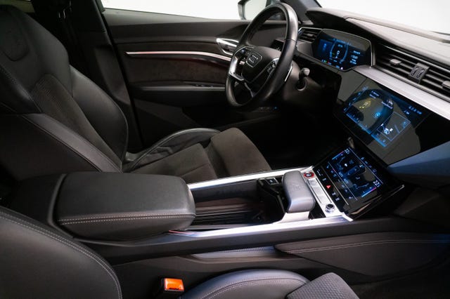 2021 AUDI E-TRON - 26