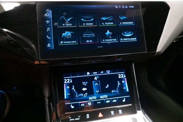 2021 AUDI E-TRON - 57