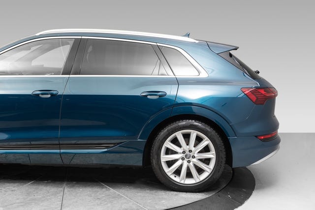 WAUZZZGE7LB005771 2020 AUDI E-TRON-5
