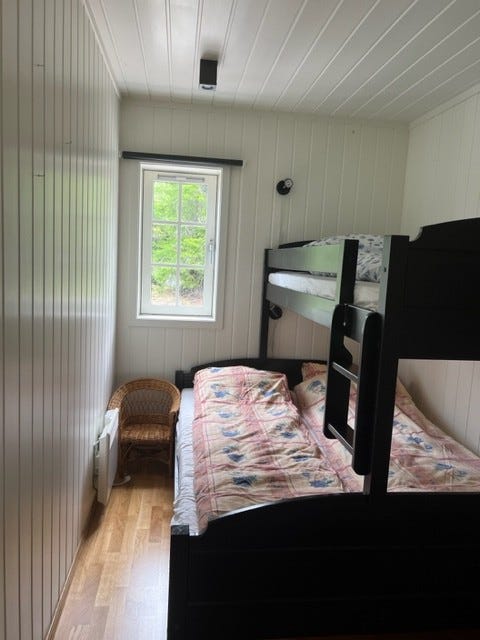 Familiekøye med full størrelse dobbeltseng Galleribilde