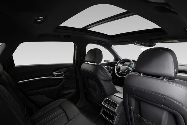2020 AUDI E-TRON - 32