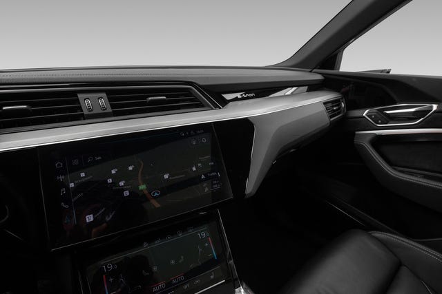 2020 AUDI E-TRON - 29