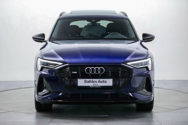WAUZZZGE2LB022803 2020 AUDI E-TRON-2