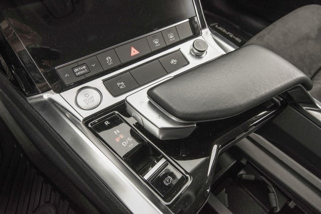 2020 AUDI E-TRON - 34