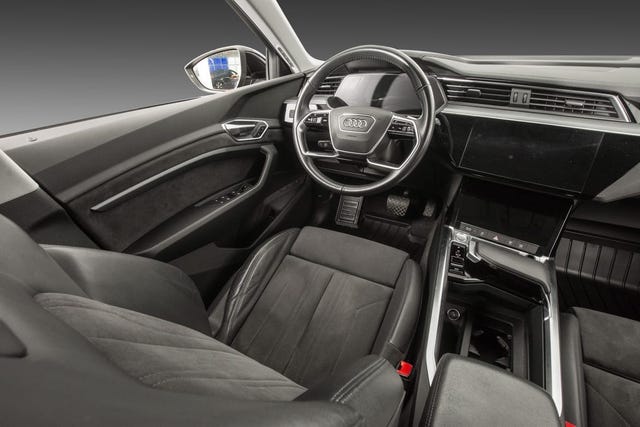 2020 AUDI E-TRON - 28